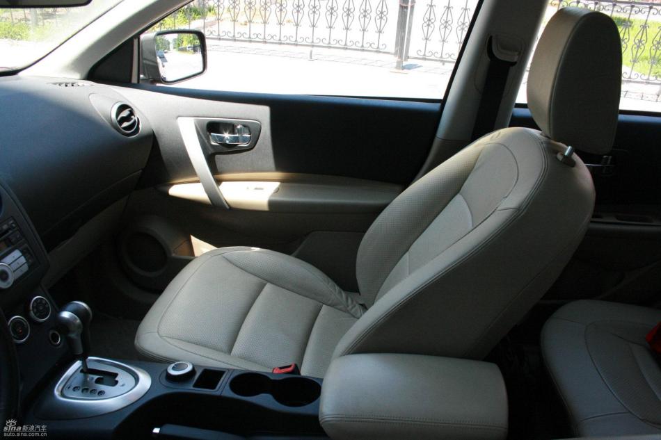 逍客2.0XV四驱自动