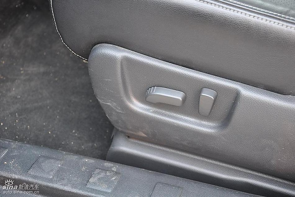 逍客2.0四驱自动实拍图