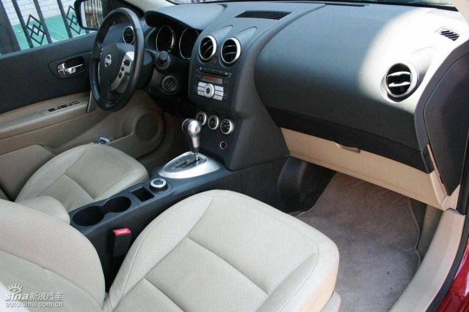 逍客2.0XV四驱自动