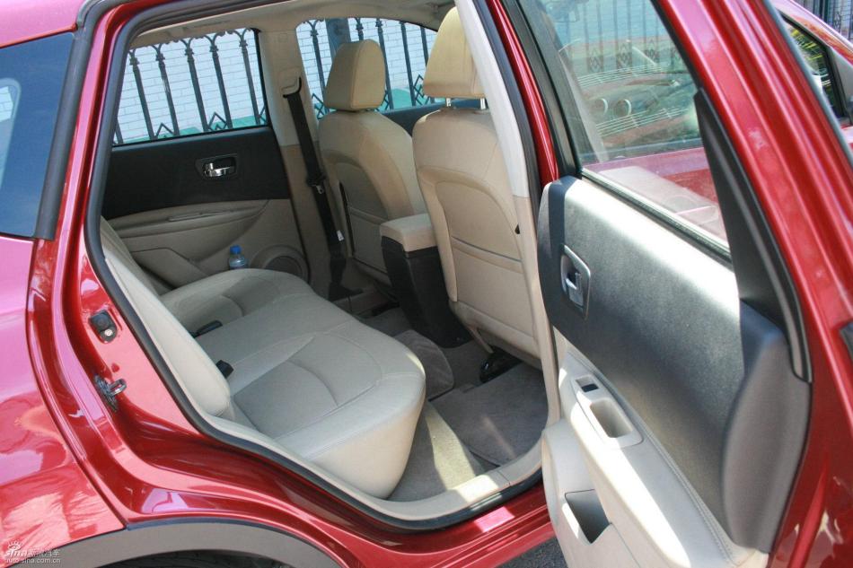 逍客2.0XV四驱自动