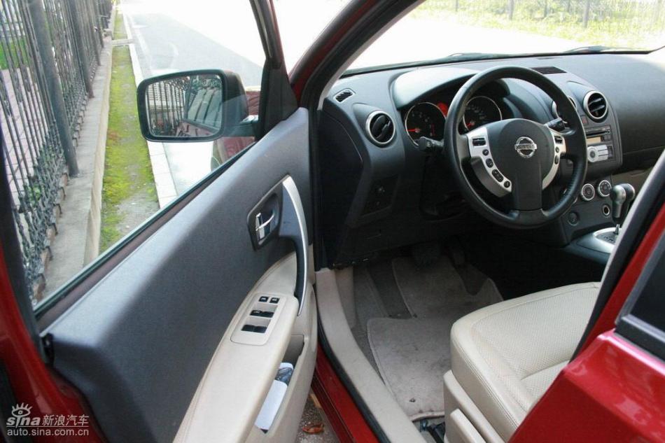 逍客2.0XV四驱自动