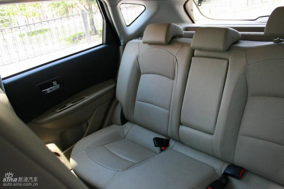 逍客2.0XV四驱自动