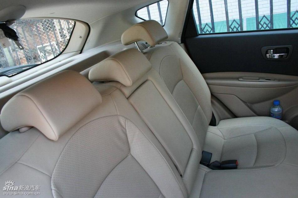 逍客2.0XV四驱自动