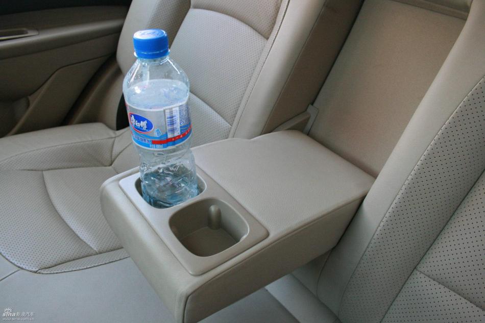 逍客2.0XV四驱自动