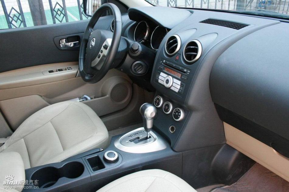 逍客2.0XV四驱自动