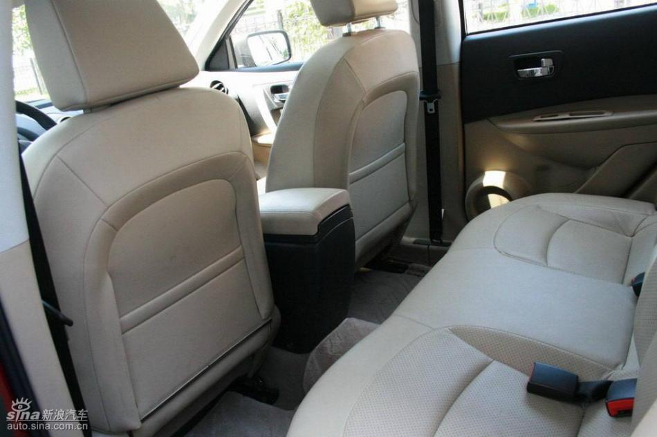 逍客2.0XV四驱自动