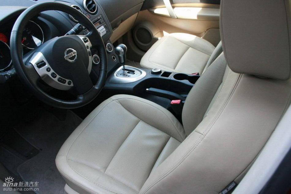 逍客2.0XV四驱自动