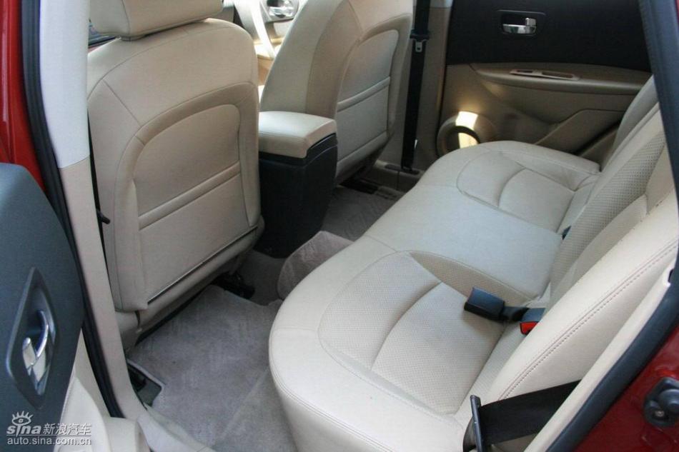 逍客2.0XV四驱自动