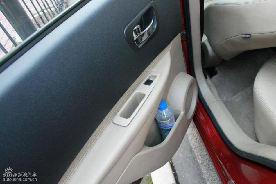 逍客2.0XV四驱自动