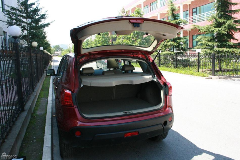 逍客2.0XV四驱自动