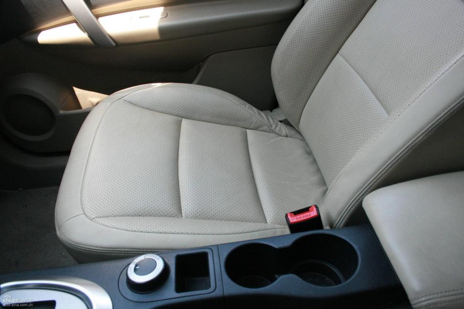 逍客2.0XV四驱自动