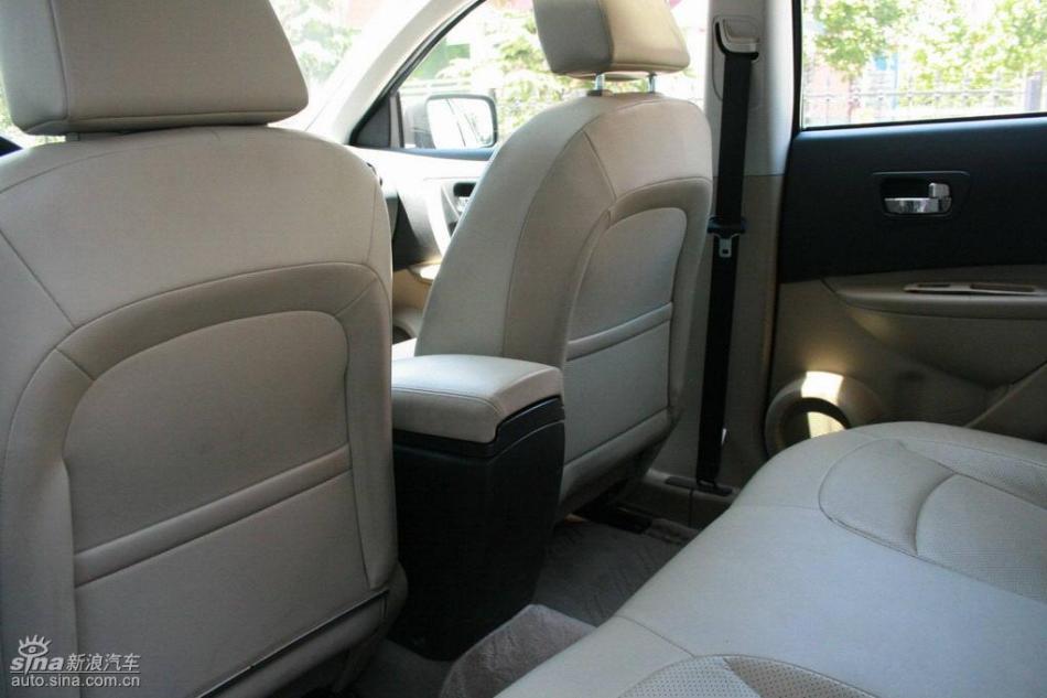 逍客2.0XV四驱自动