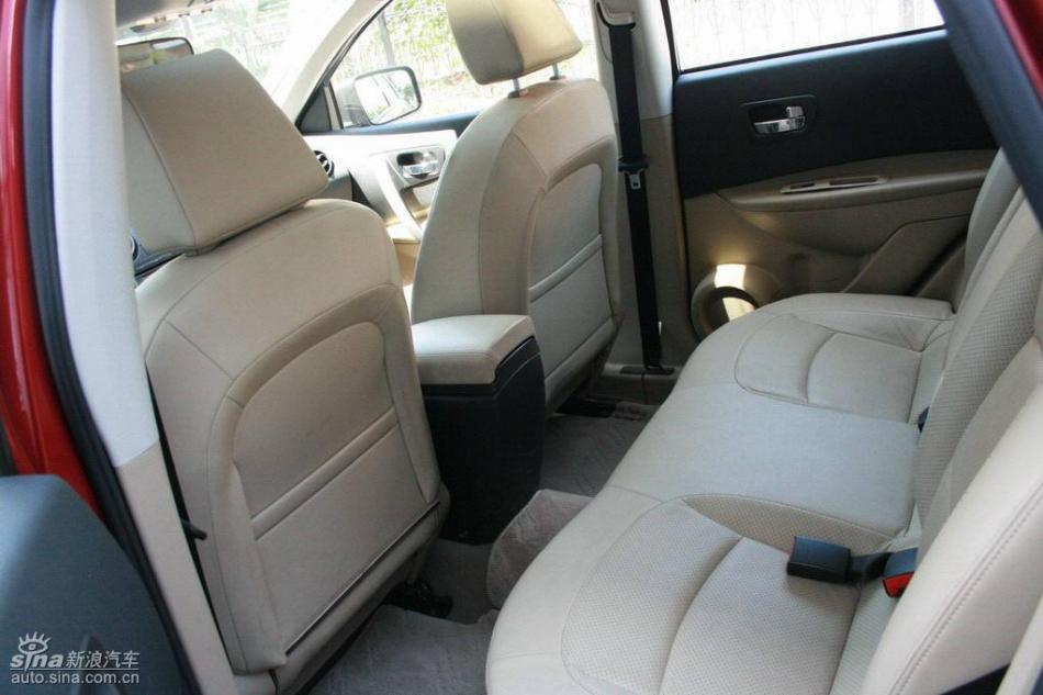 逍客2.0XV四驱自动