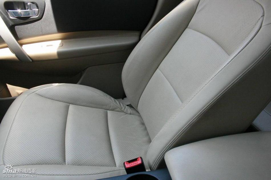 逍客2.0XV四驱自动