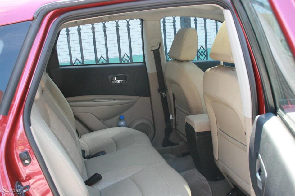 逍客2.0XV四驱自动