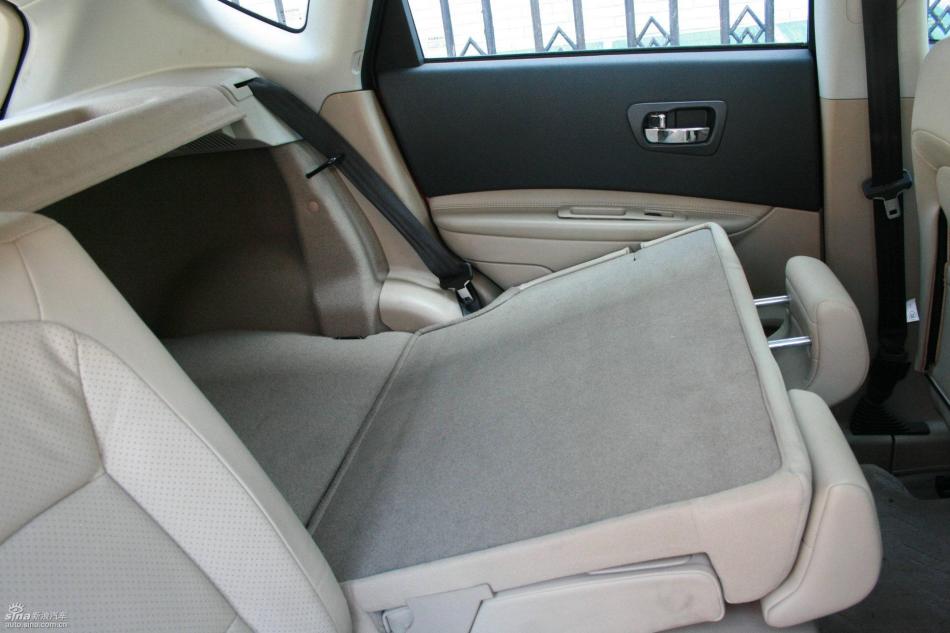 逍客2.0XV四驱自动