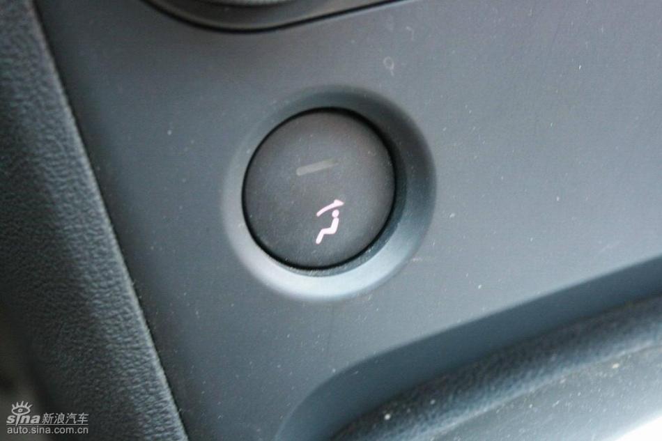 逍客2.0XV四驱自动