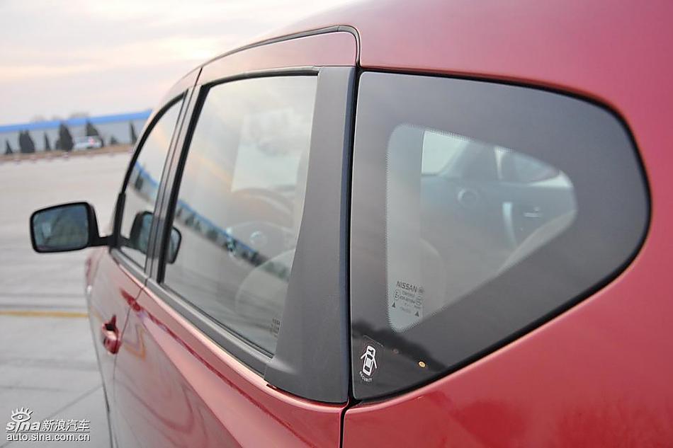 逍客2.0四驱自动实拍图