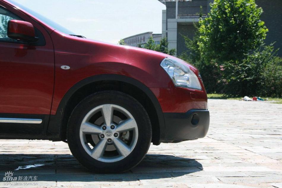 逍客2.0XV四驱自动