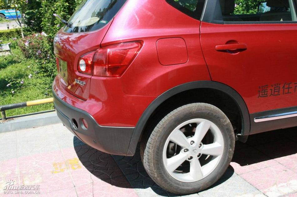 逍客2.0XV四驱自动