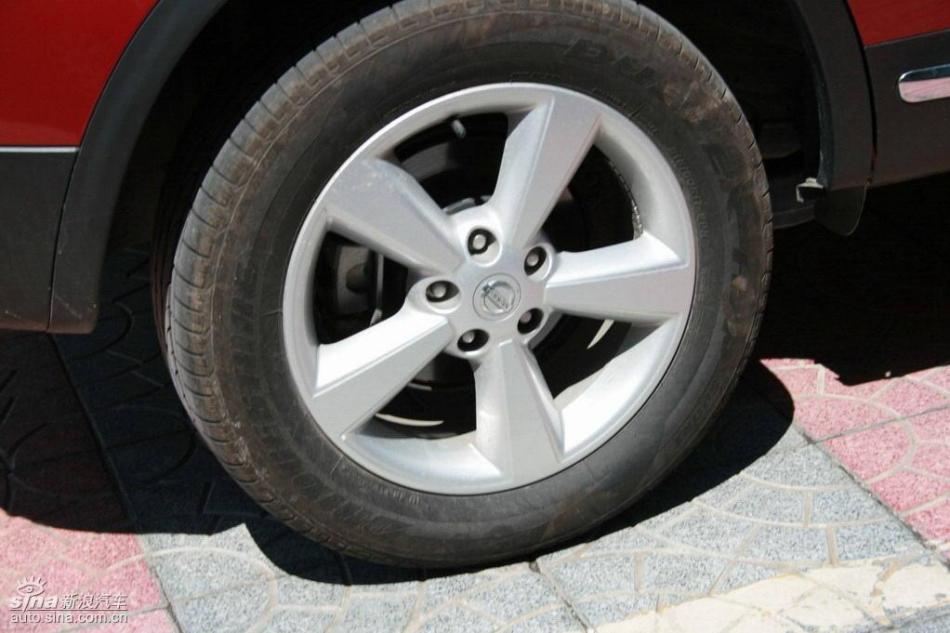 逍客2.0XV四驱自动