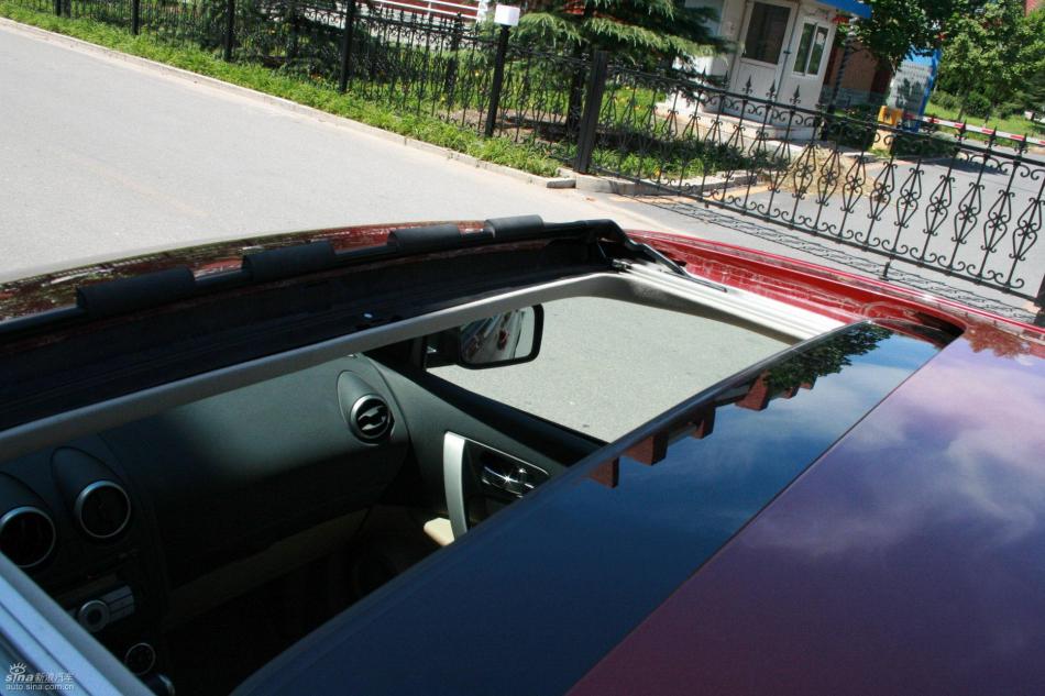 逍客2.0XV四驱自动