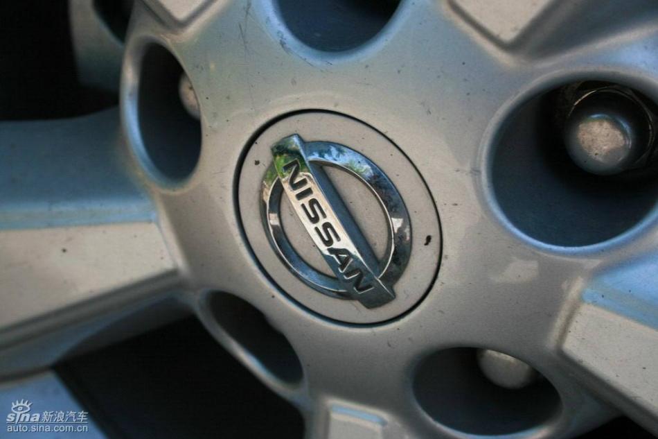 逍客2.0XV四驱自动