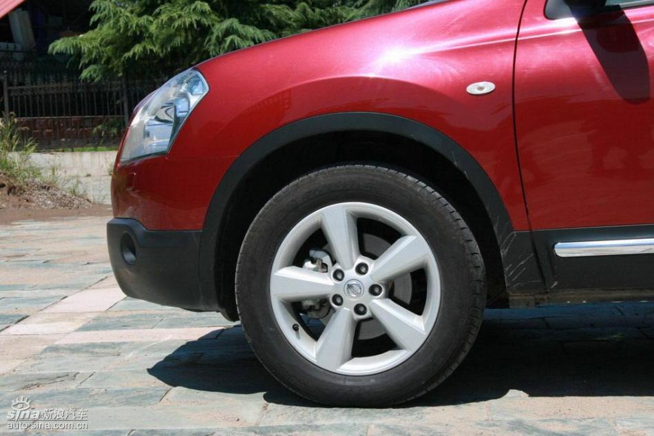 逍客2.0XV四驱自动