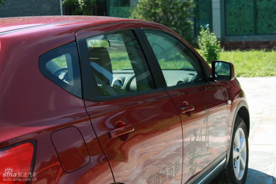 逍客2.0XV四驱自动