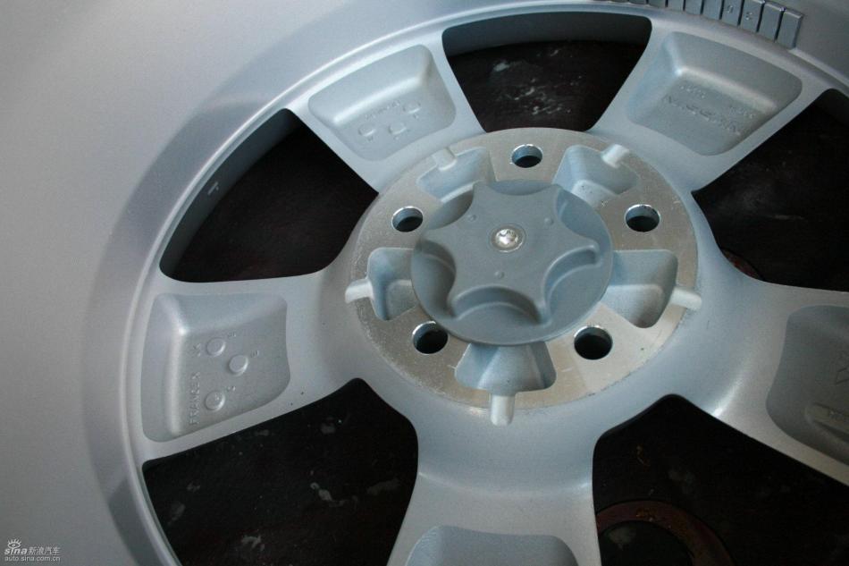 逍客2.0XV四驱自动