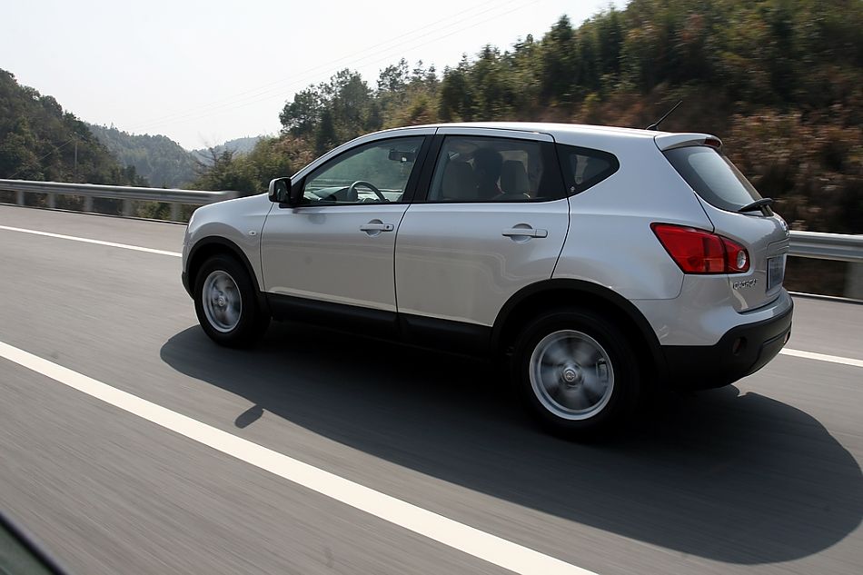 逍客2.0外观图片