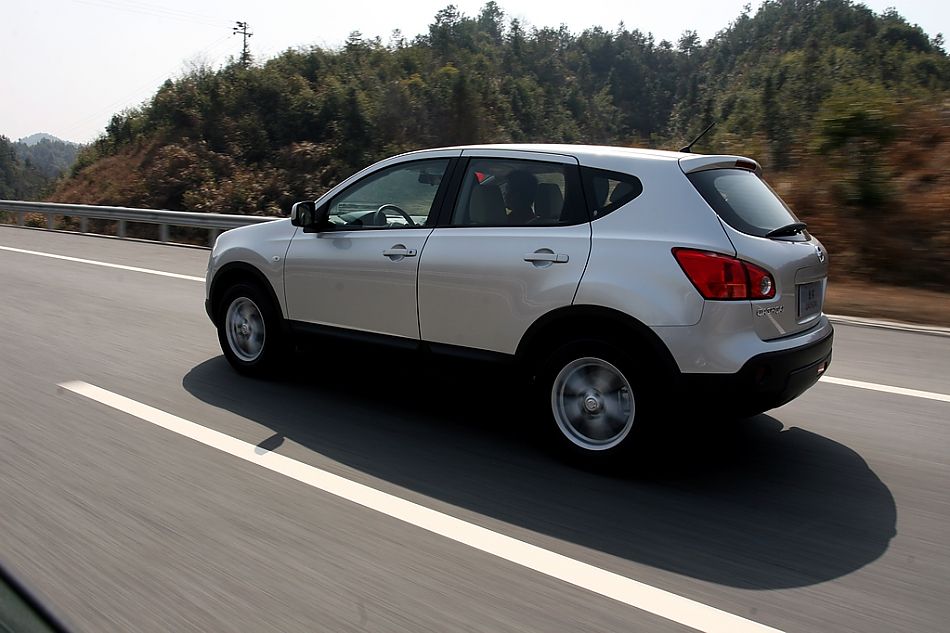 逍客2.0外观图片