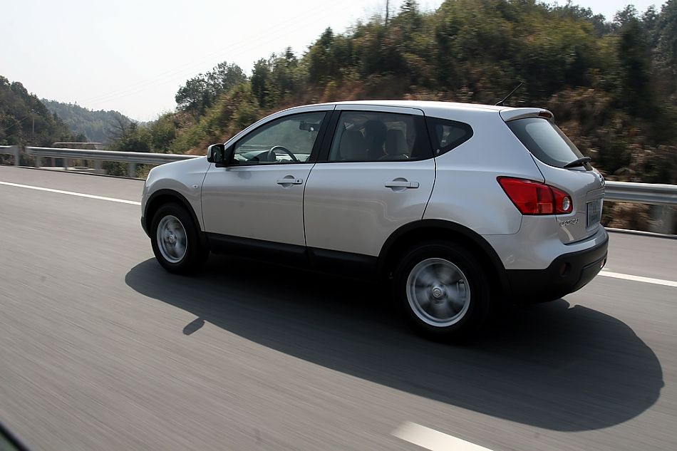 逍客2.0外观图片