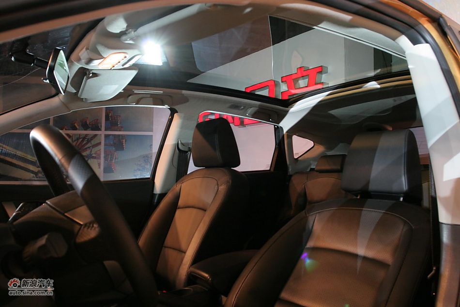 2011款逍客内饰实拍