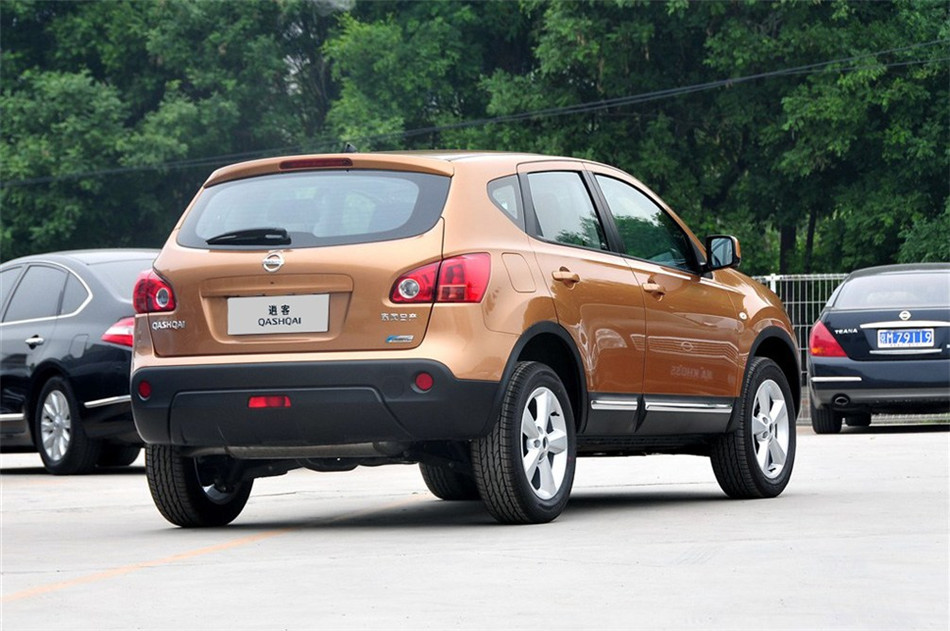 2012款 2.0L 两驱 CVT XV雷 外观