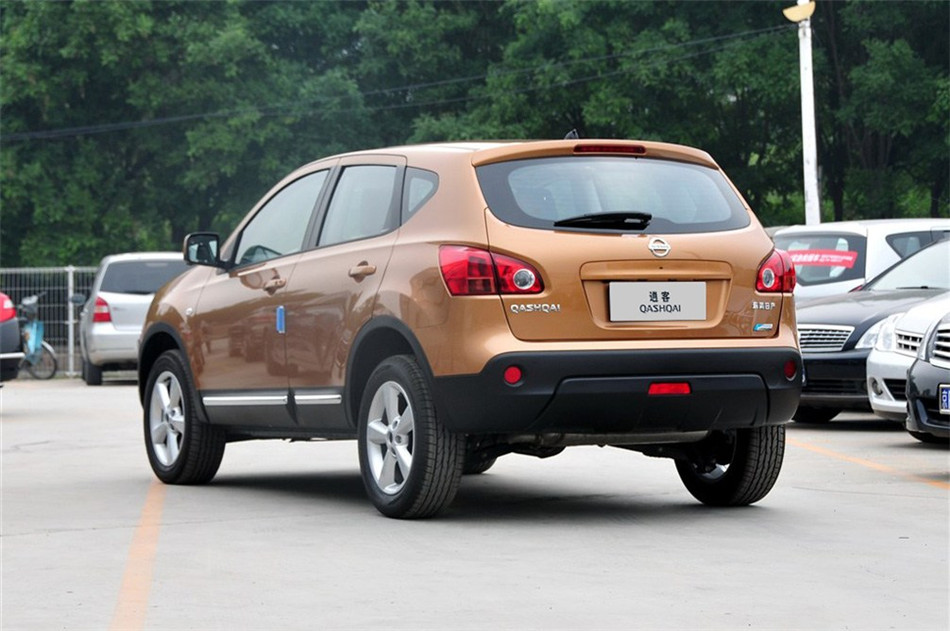 2012款 2.0L 两驱 CVT XV雷 外观