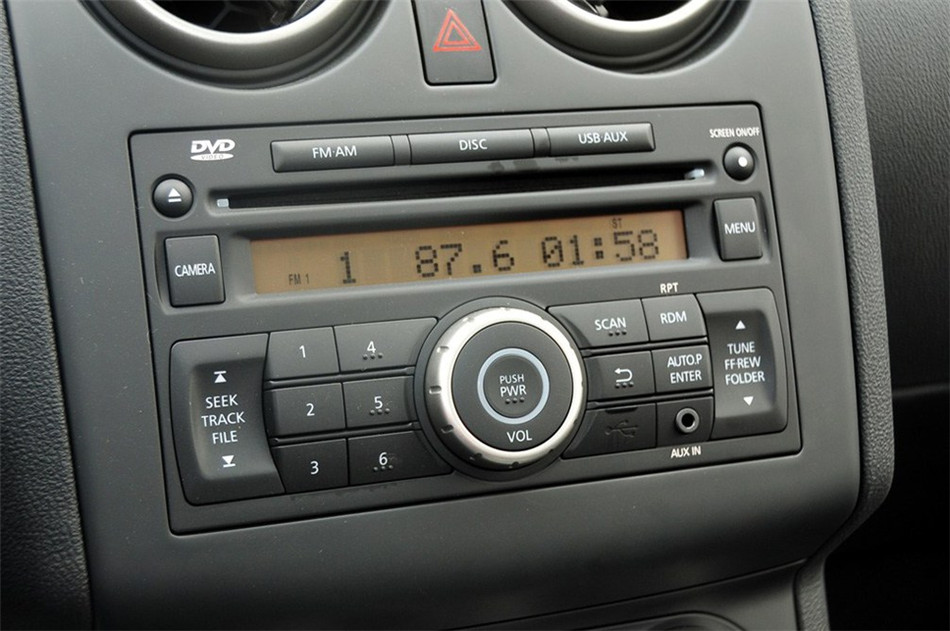 2012款 2.0L 两驱 CVT XV雷 内饰