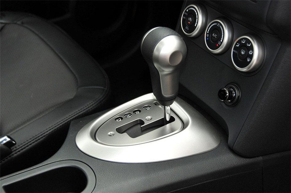 2012款 2.0L 两驱 CVT XV雷 内饰