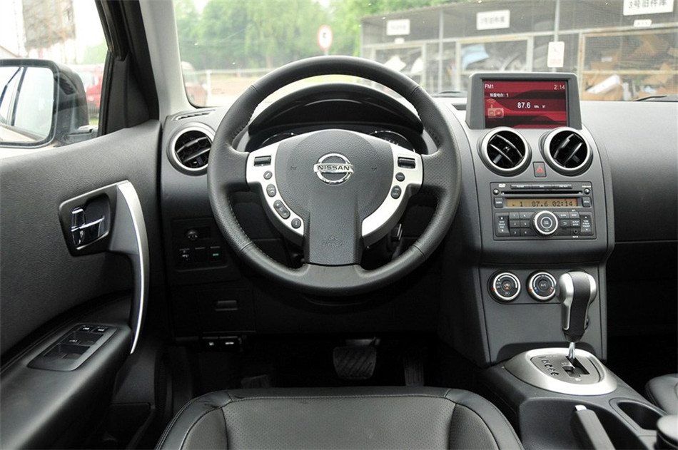 2012款 2.0L 两驱 CVT XV雷 内饰