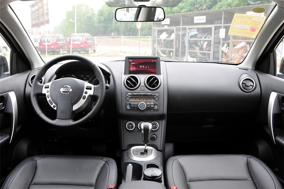 2012款 2.0L 两驱 CVT XV雷 内饰