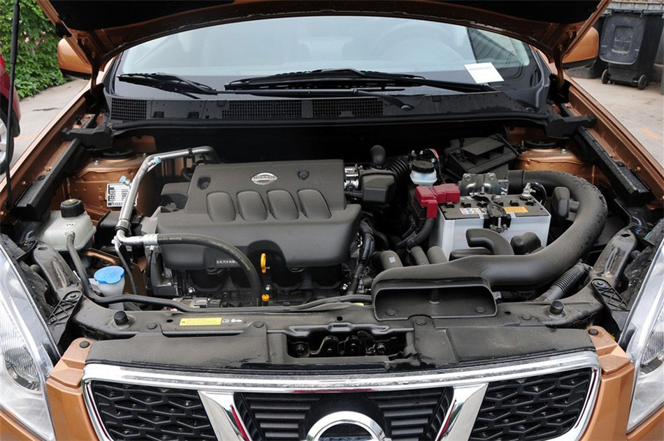 2012款 2.0L 两驱 CVT XV雷 引擎底盘