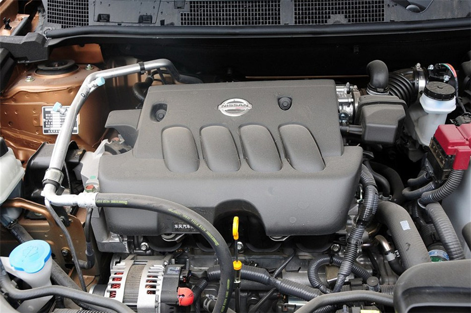 2012款 2.0L 两驱 CVT XV雷 引擎底盘