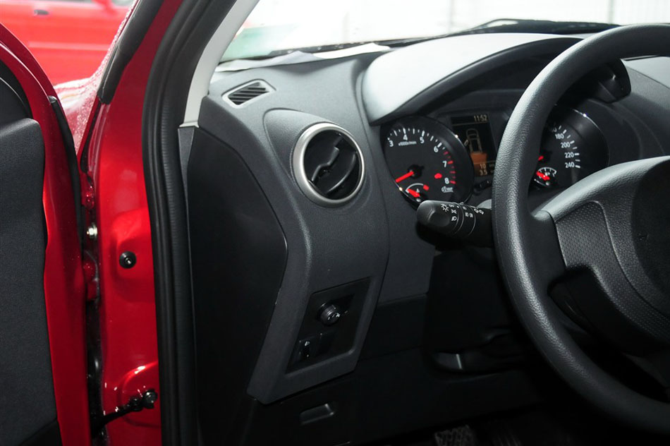 2015款 2.0XL 酷火 MT 2WD 内饰