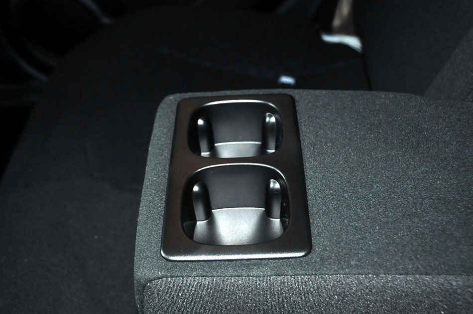 2015款 2.0XL 酷火 MT 2WD 座椅空间