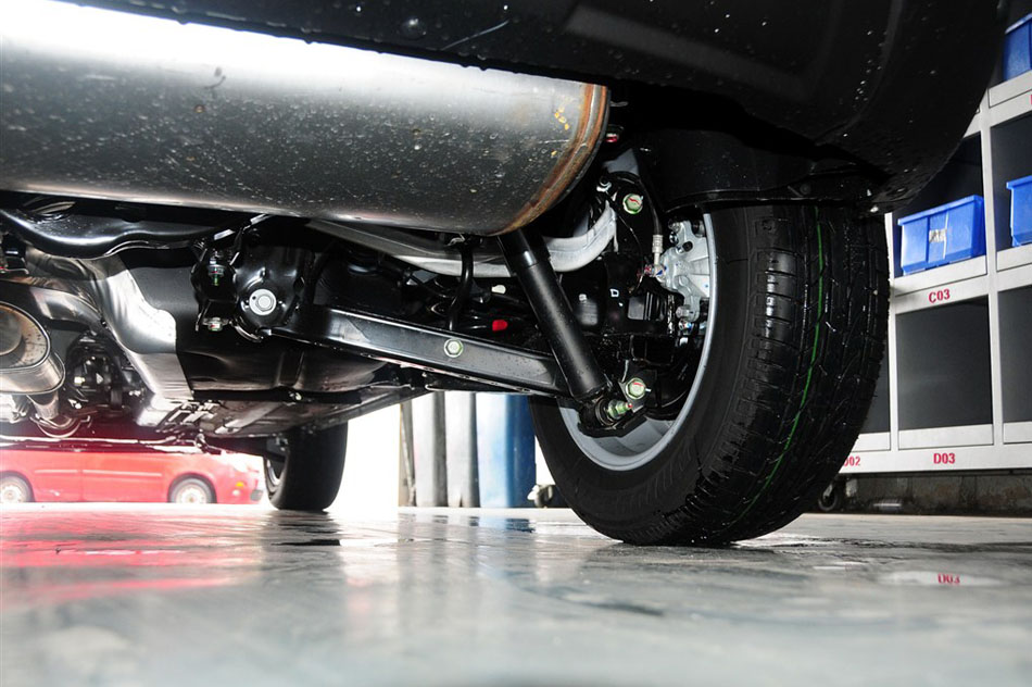 2015款 2.0XL 酷火 MT 2WD 引擎底盘