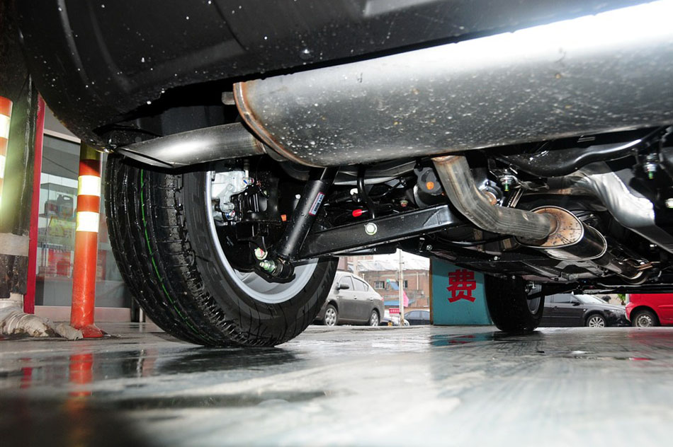 2015款 2.0XL 酷火 MT 2WD 引擎底盘