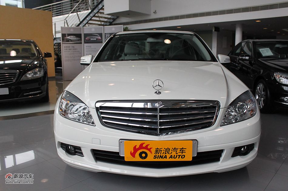 奔驰C180K经典型外观