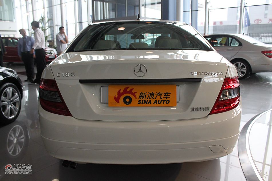 奔驰C180K经典型外观