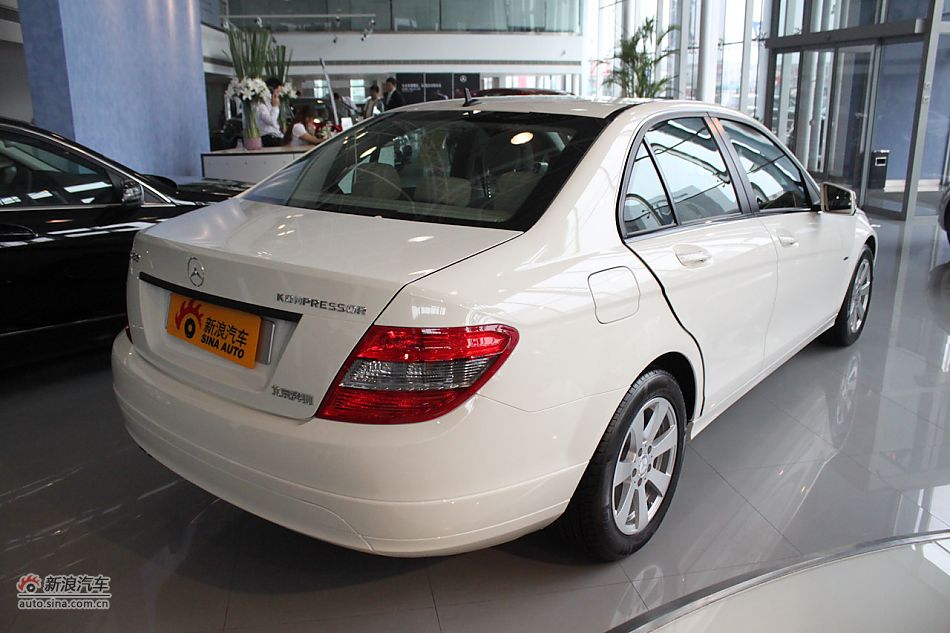 奔驰C180K经典型外观