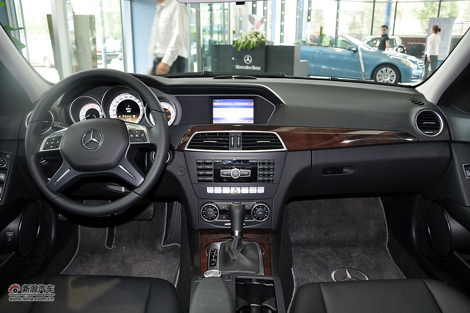2011款奔驰C级实拍